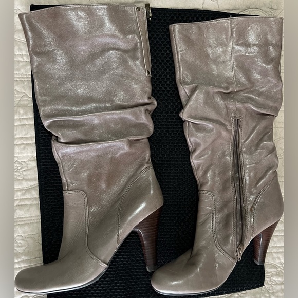 Guess Boots 7.5 worn 1-2 times. - Picture 2 of 6